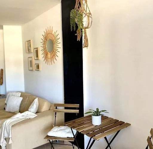 아파트 Palm Trees - Americas 아로나